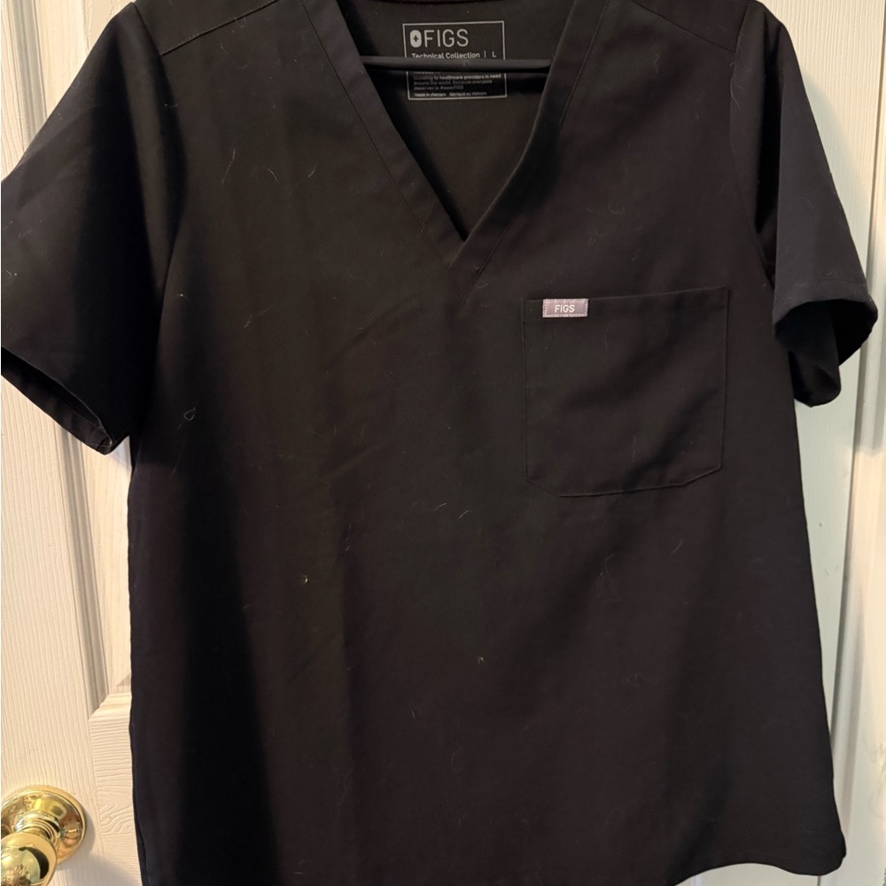 Figs Women’s Black V-Neck Scrub L